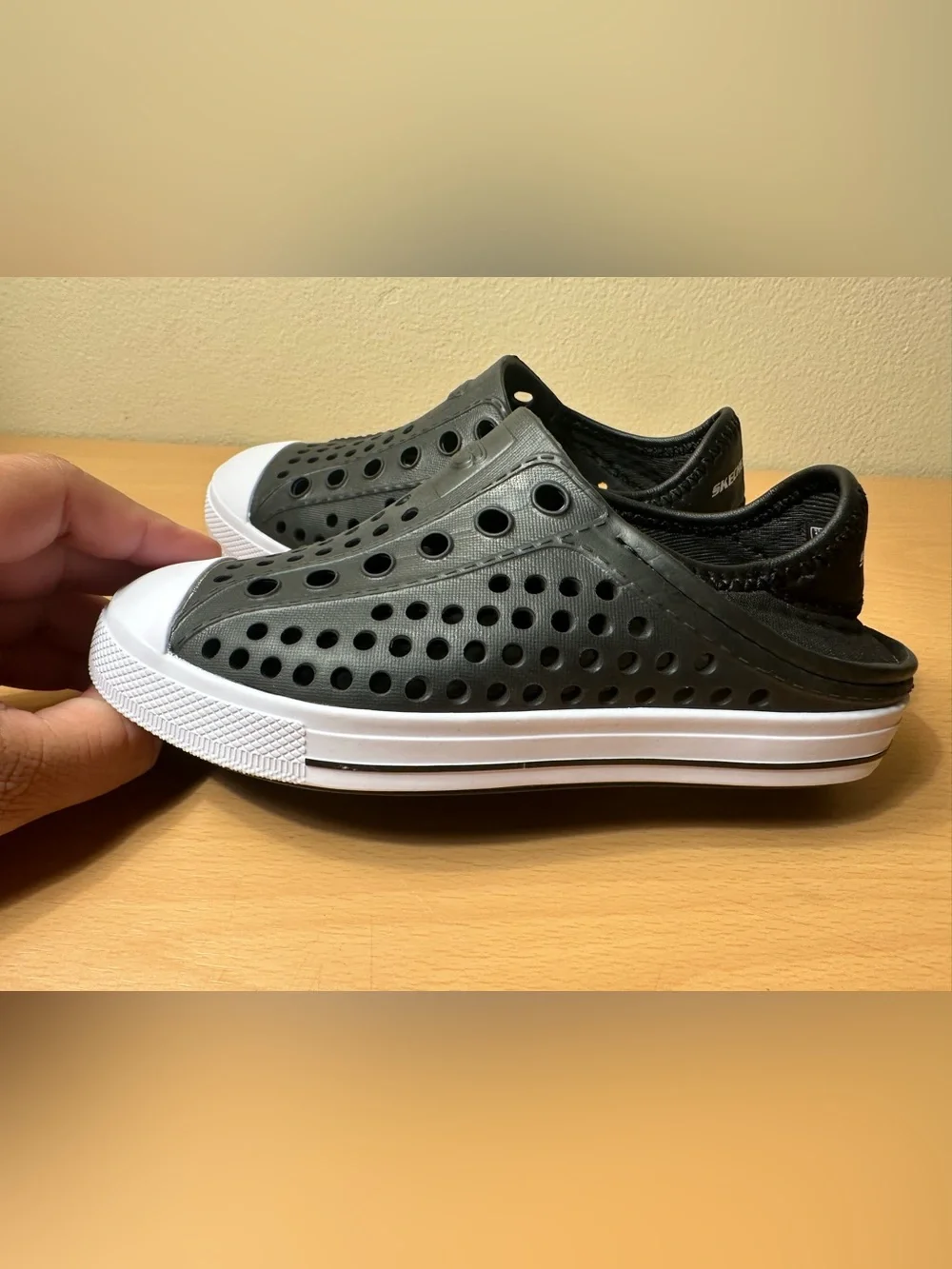Skechers shoes may